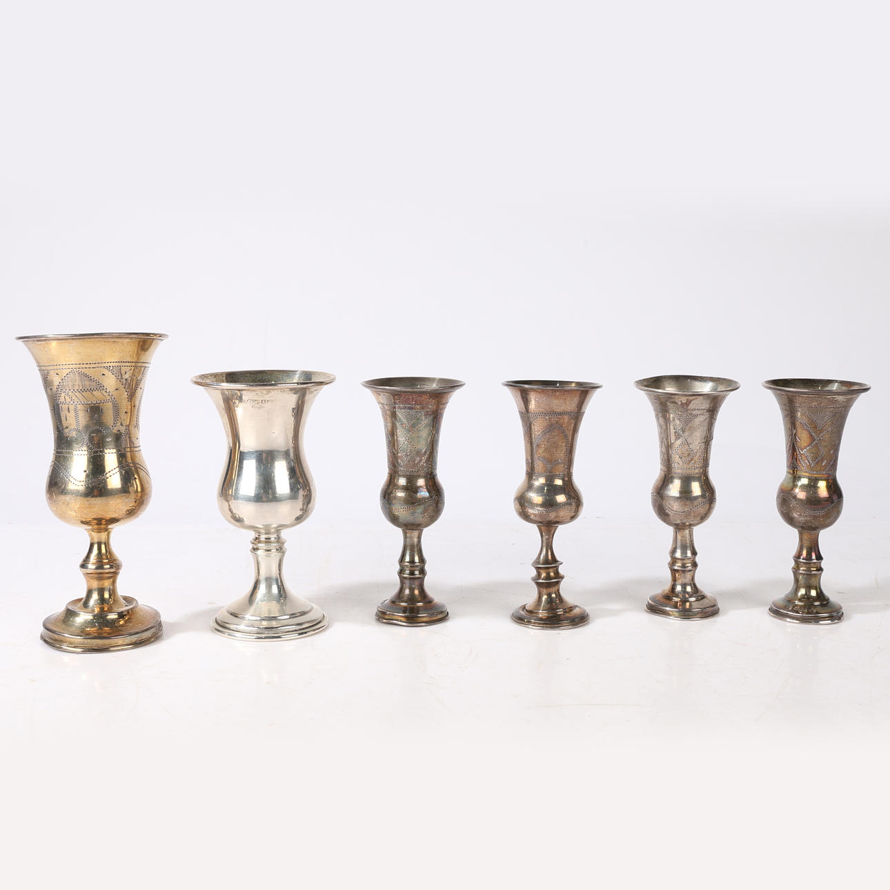 SEX SILVER KIDDUSH KOPPAR.