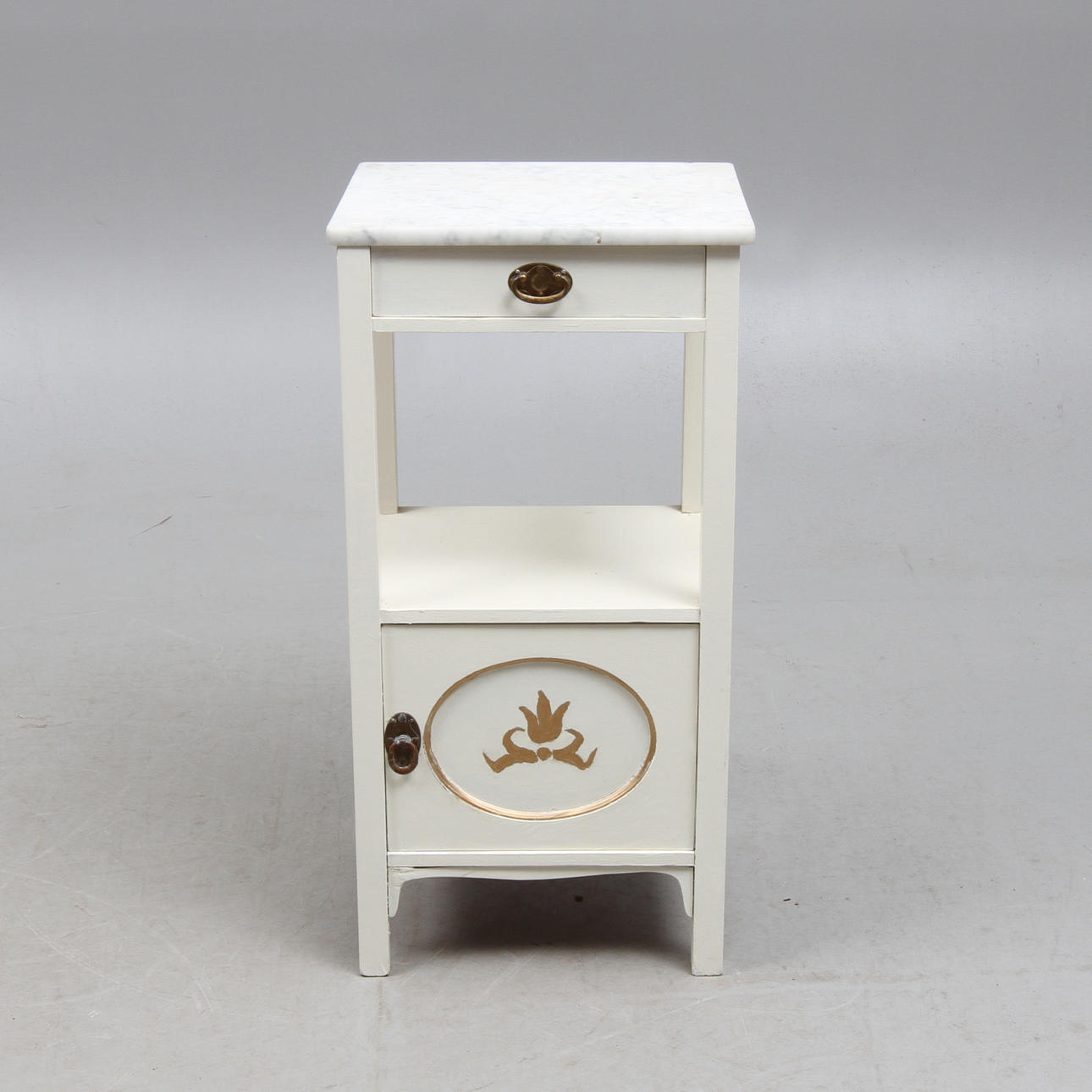 NATTDUKSBORD, med stenskiva, 1900-talets första hälft.