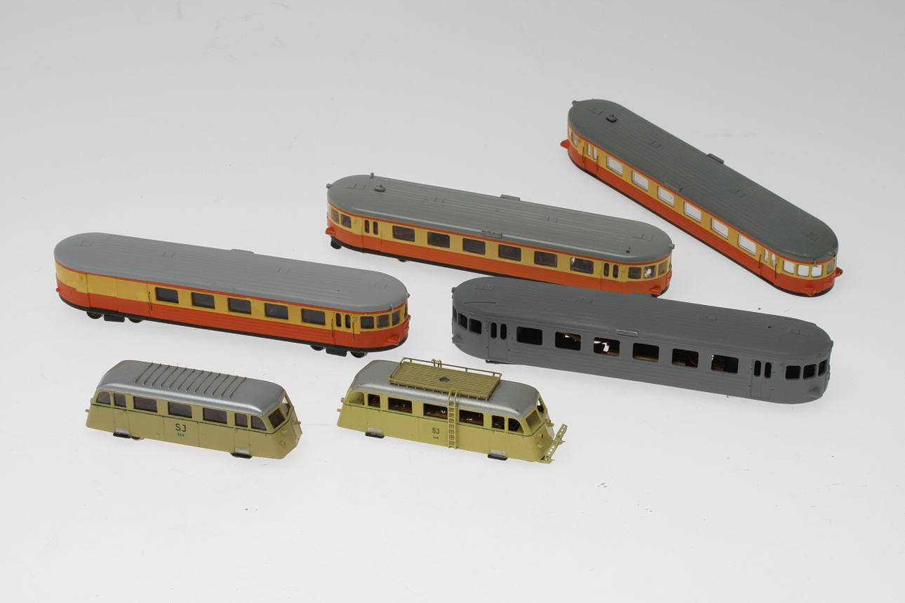 MODELLTÅG RÄLSBUSSAR olika tillverkare och hembyggen.