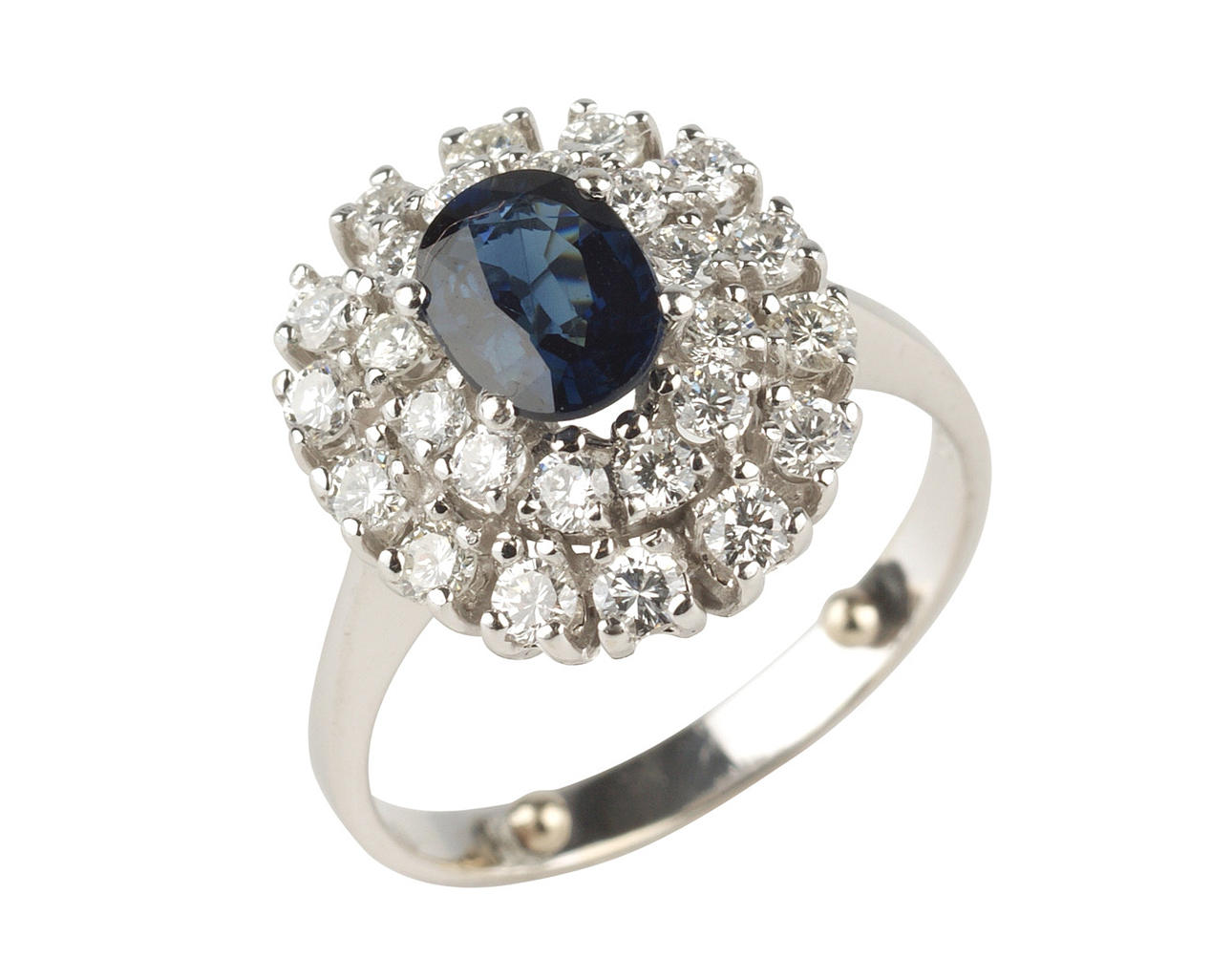 SAFIRRING med 26 briljantslipade diamanter ca. 0.78 ct 585 vitguld.
