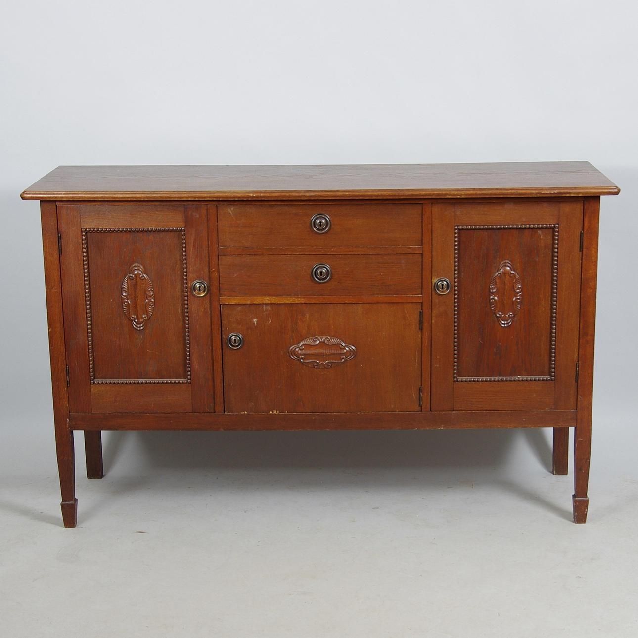 MATSALSSKÅP, ek, 1900-talets första hälft.