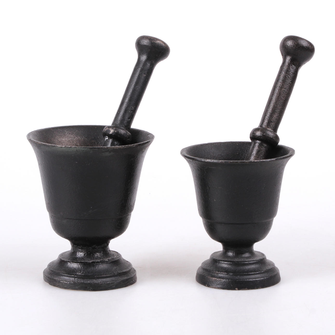 MORTLAR, 2 st. Gjutjärn, 1900-tal.