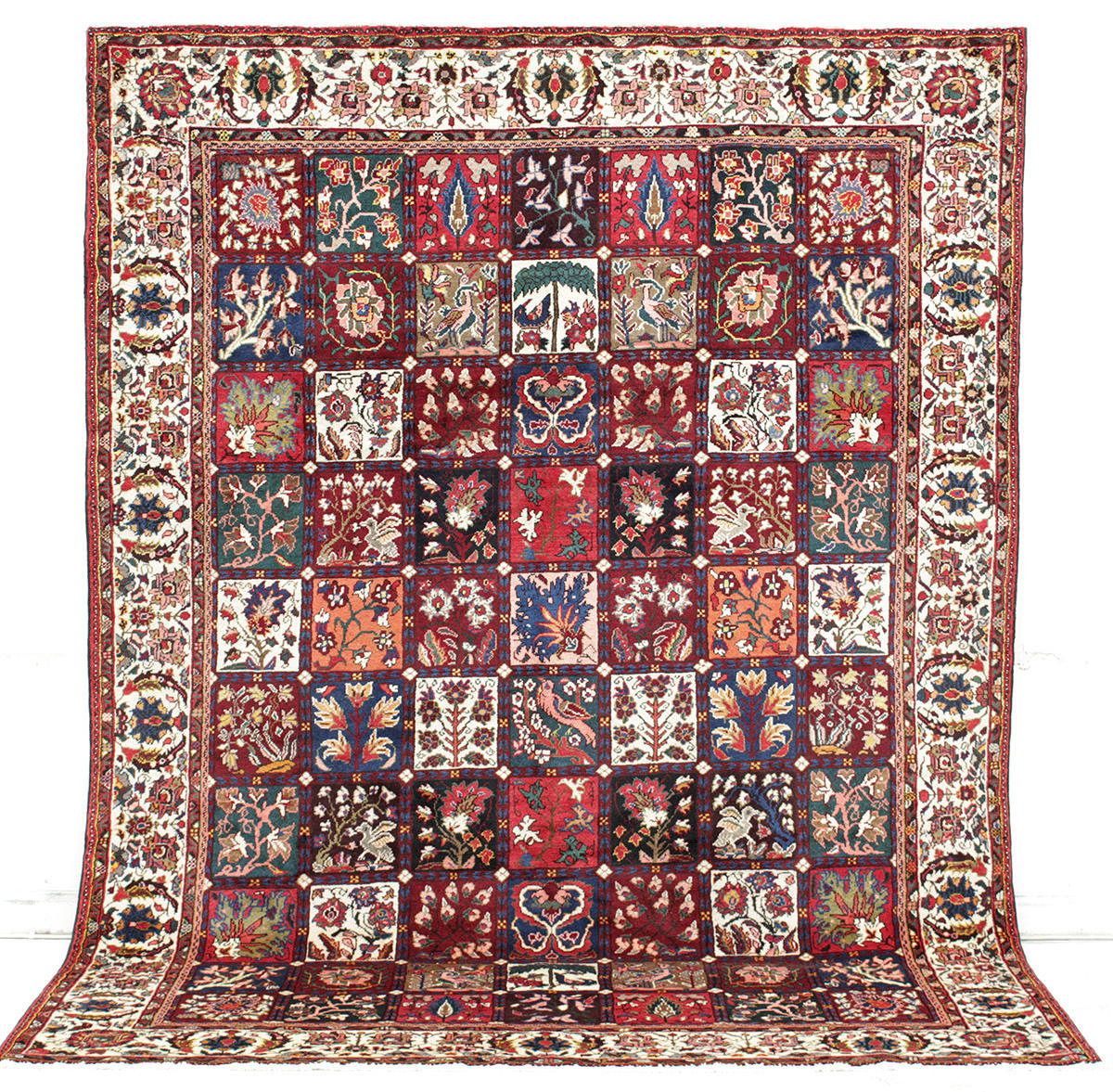 MATTA, Persisk, figural Baktiari (fine), 310 x 235 cm.