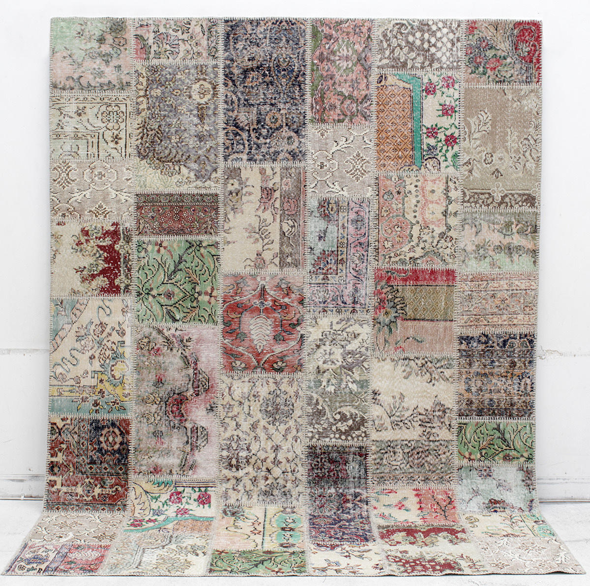 MATTA, carpet patchwork, 310 x 230 cm.