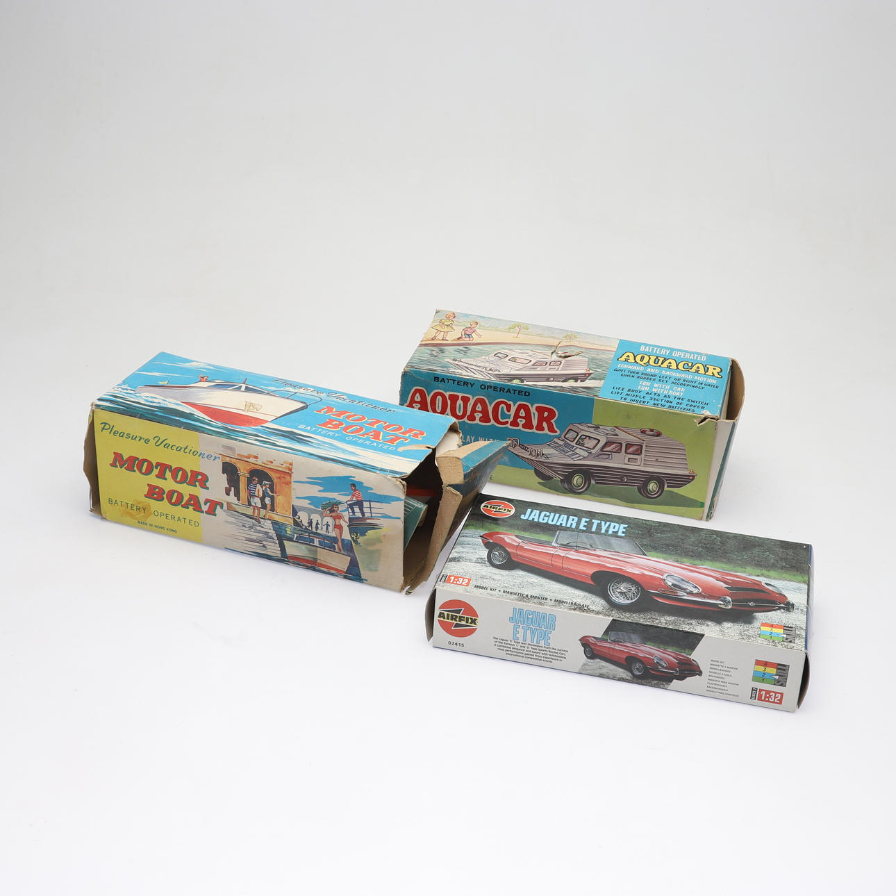 TOYS, 3 pieces, b.la. “Aquacar”.