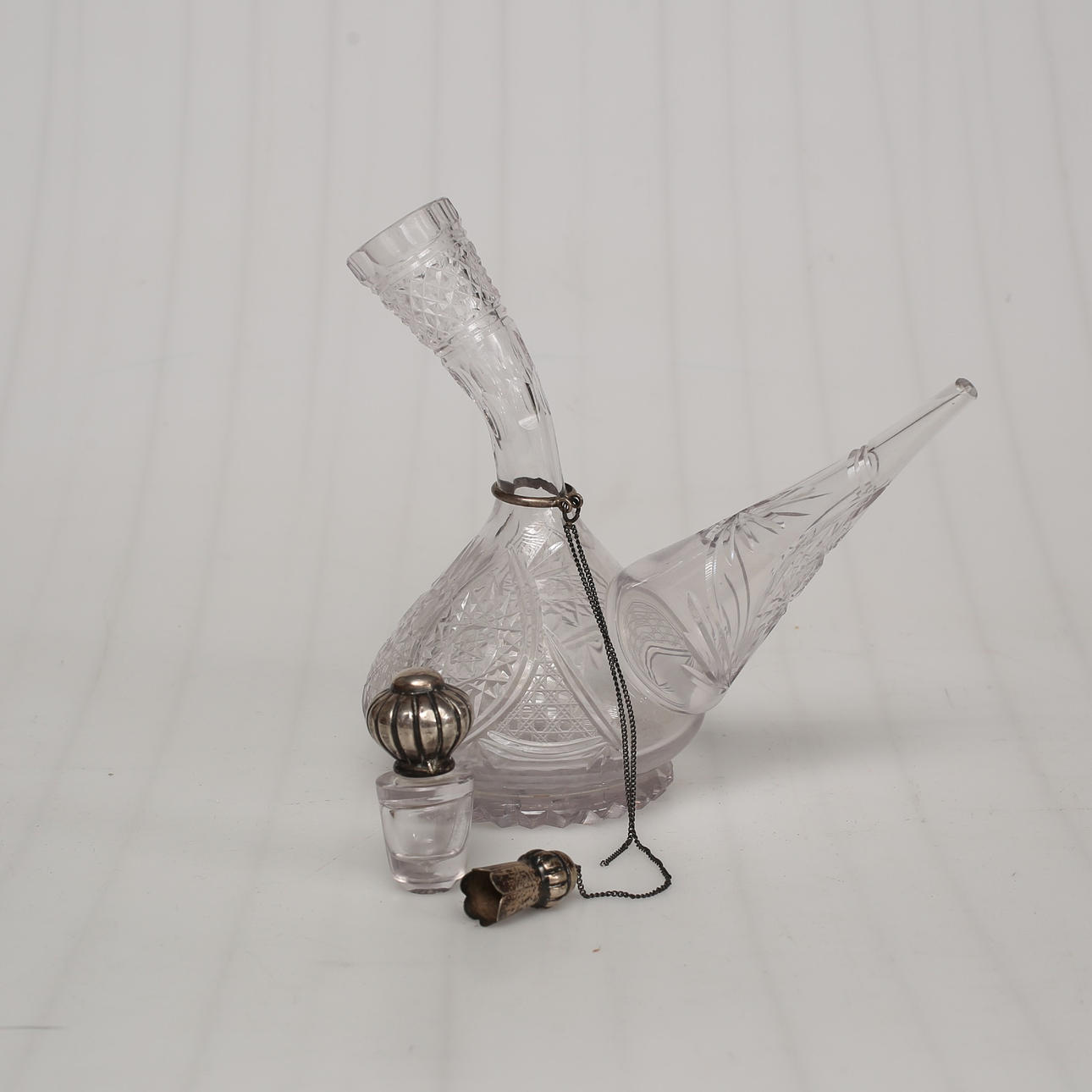 WEINKRUG, Kristall mit silberner Halterung, Spanien.