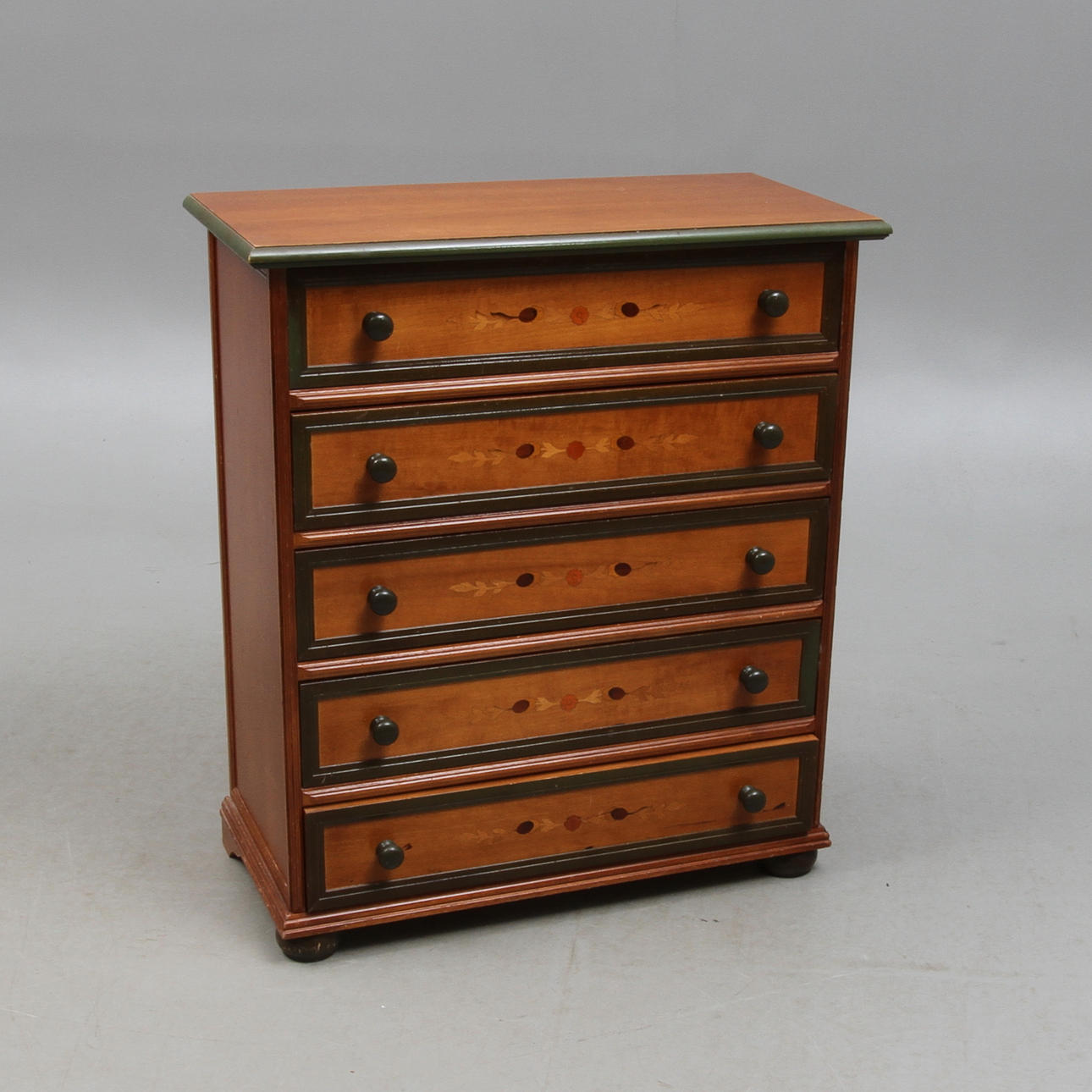 BYRÅ, 5-lådig, 19/2000-tal.