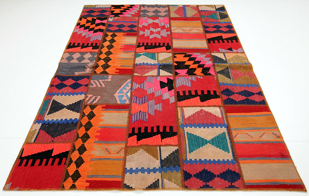 MATTA, KELIM-PATCHWORK, 207 x 147 cm.