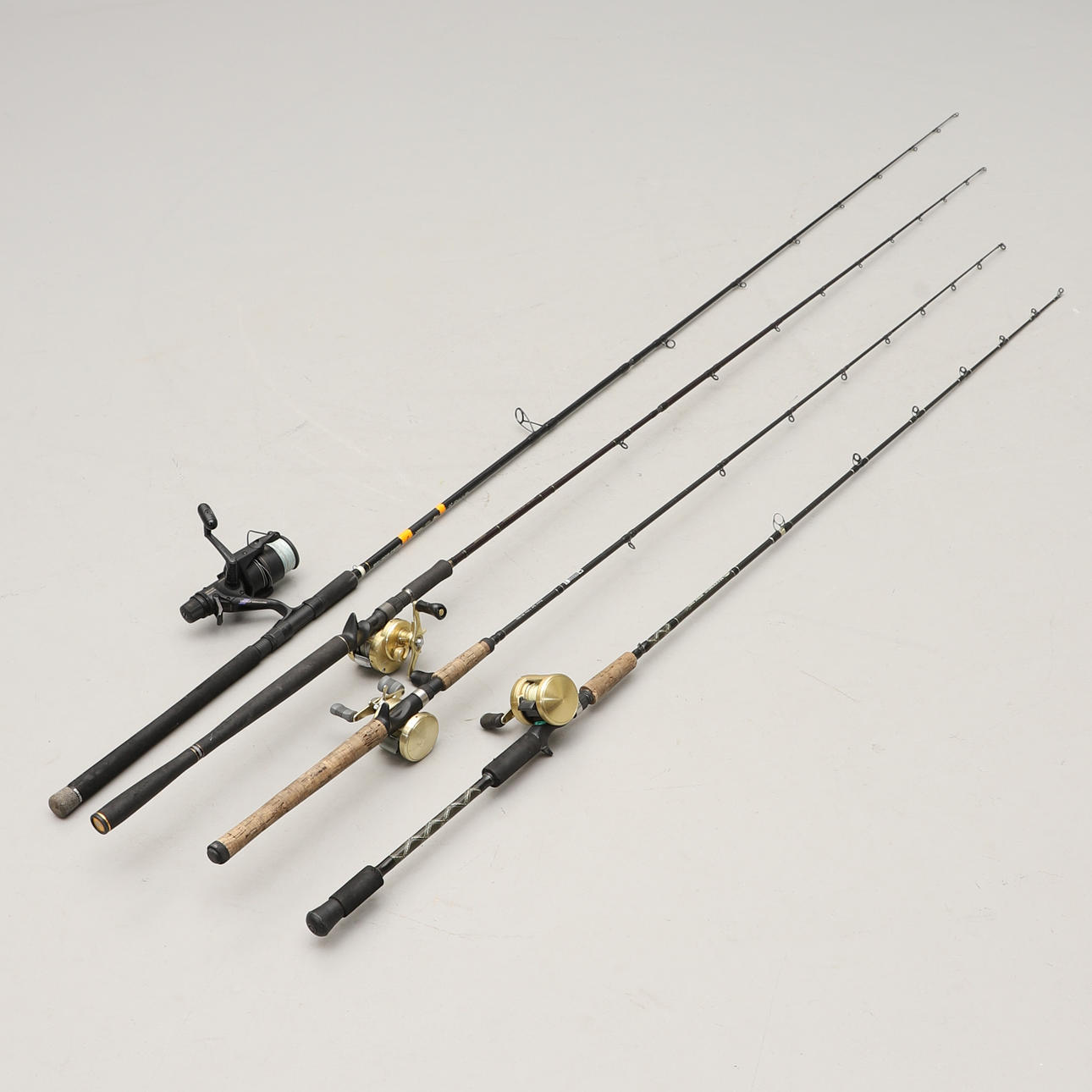 FISHING RODS WITH REEL, 4 pcs.