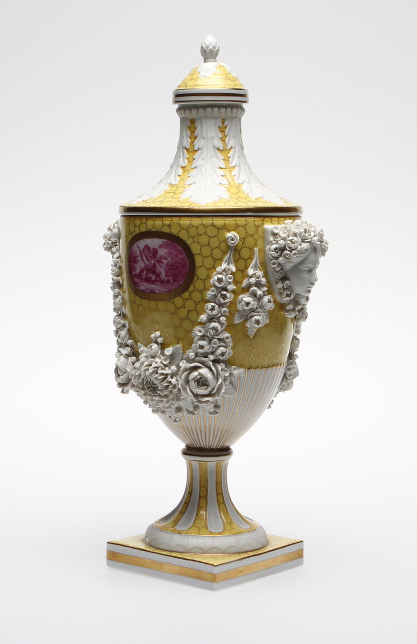 LOCKURNA, porslin, sevresliknande märke, 1900-tal.