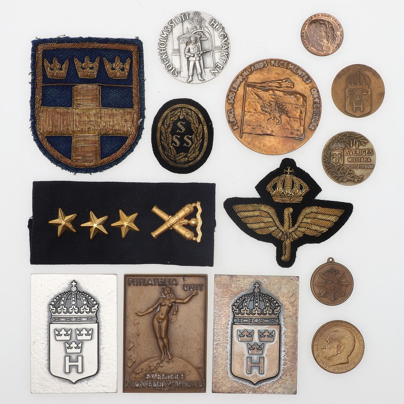 MEDALJER & EMBLEMER, 14 stk., delvis militaria.