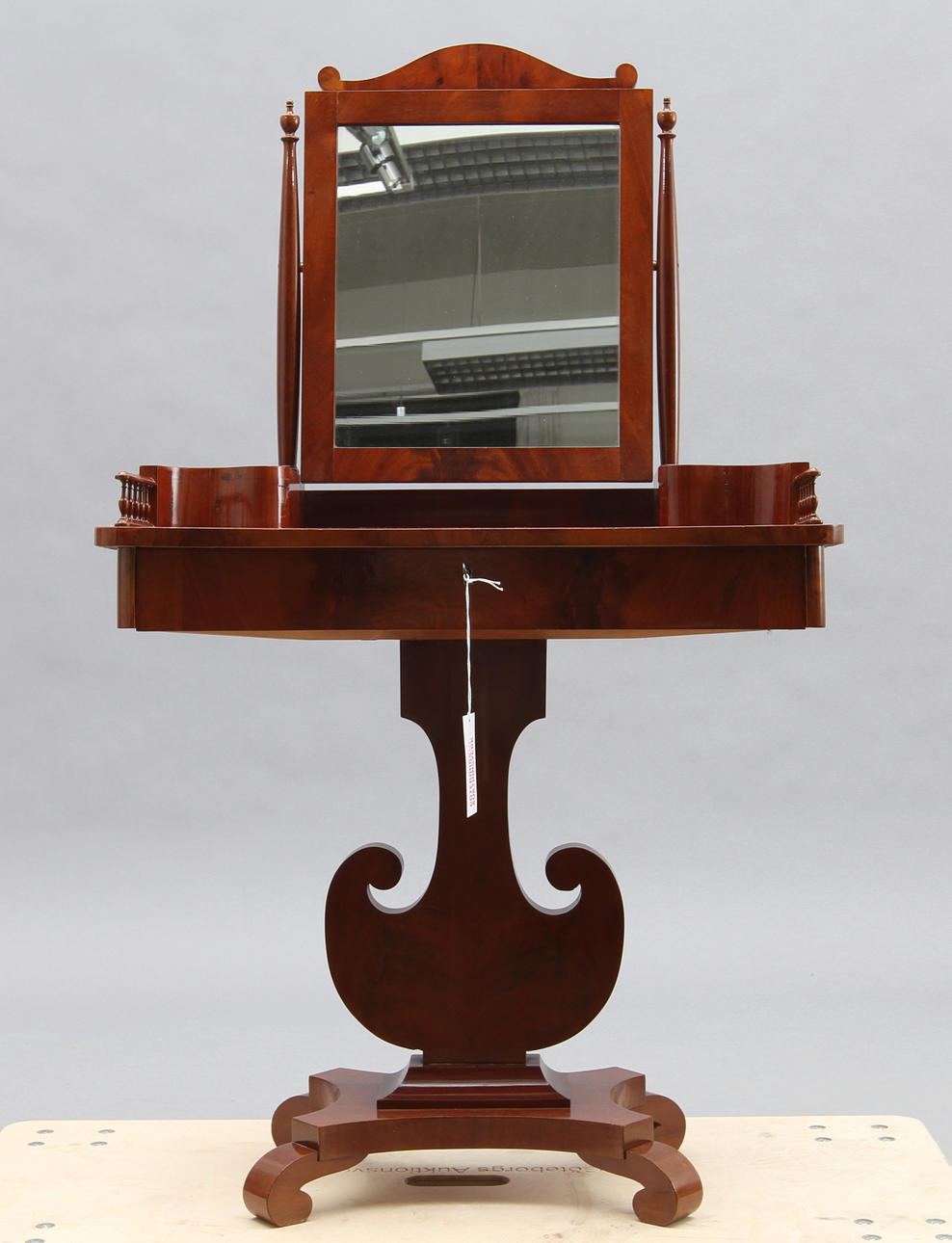 TOALETTBORD, Karl-Johan, 1800-tal.