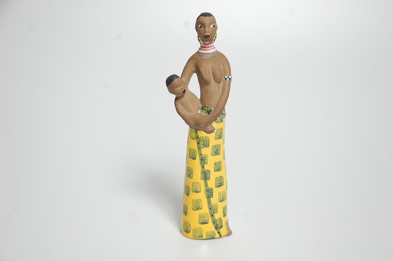 FIGURIN, keramik signerad Dorothy Clough, Upsala-Ekeby, unik.