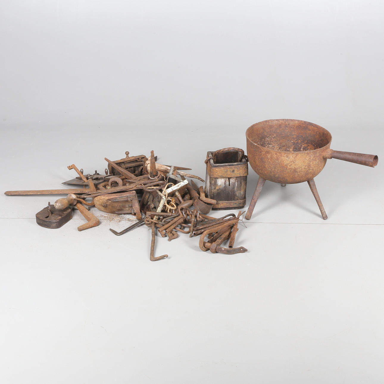 DIVERSE ALLMOGEFÖREMÅL, 17/1800-tal.