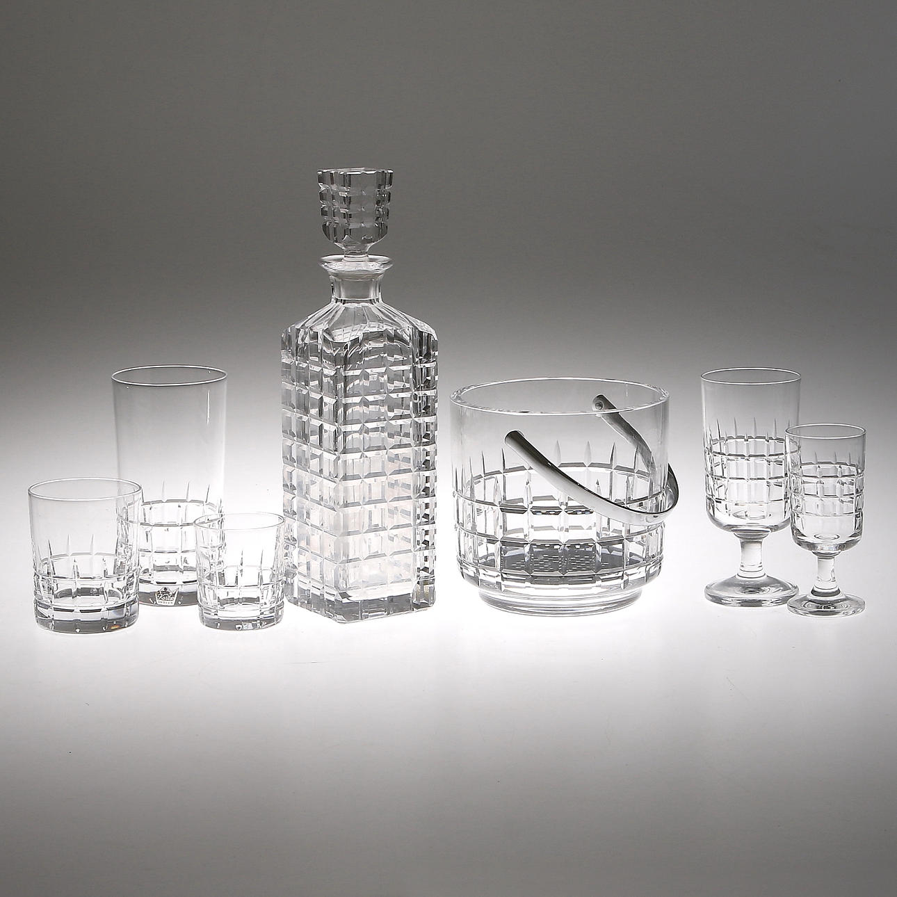 GLASSERVIS, 38 delar, "City", Vicke Lindstrand, Kosta. 1900-tal.