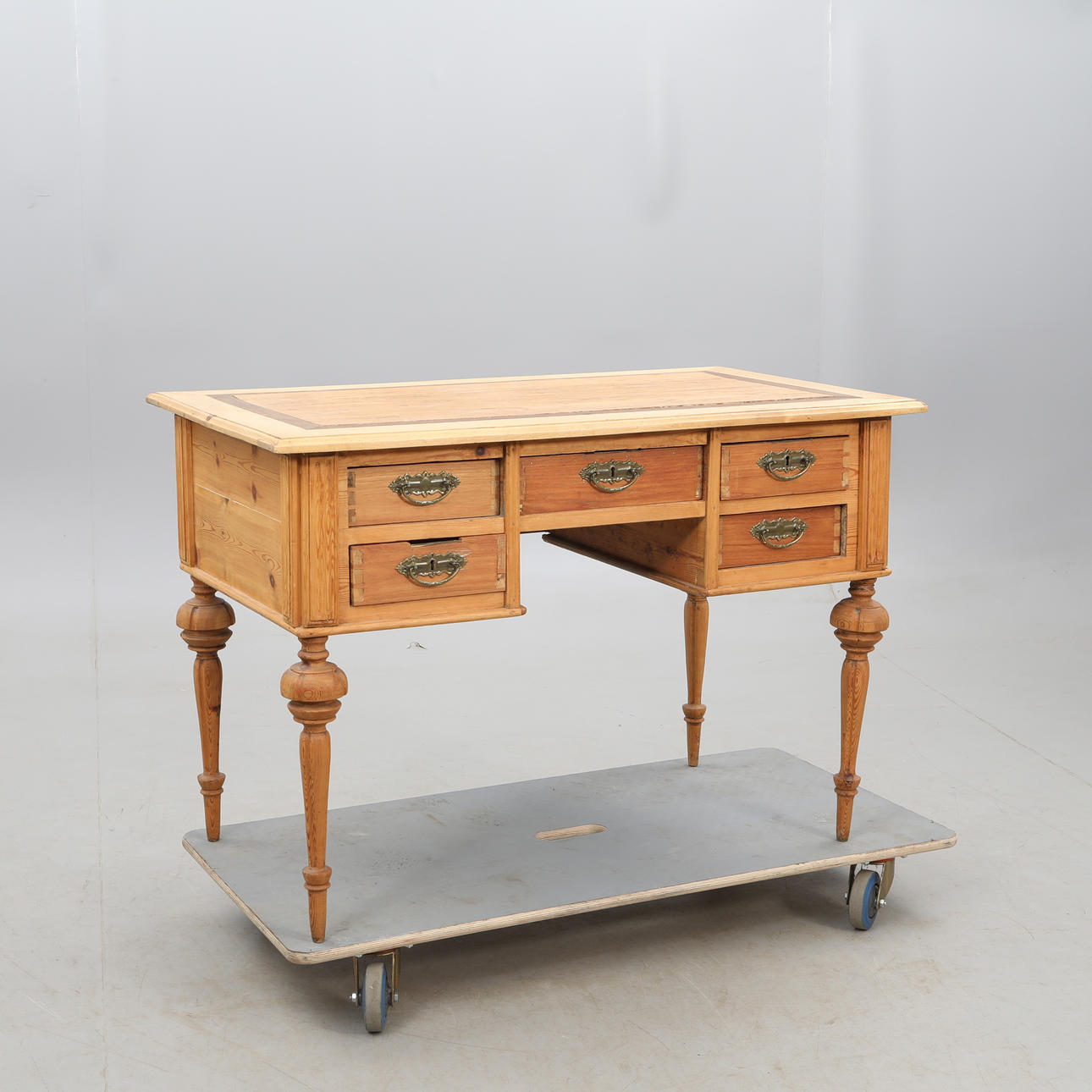 SCHREIBTISCH, Neorenaissance, fünf Schubladen.