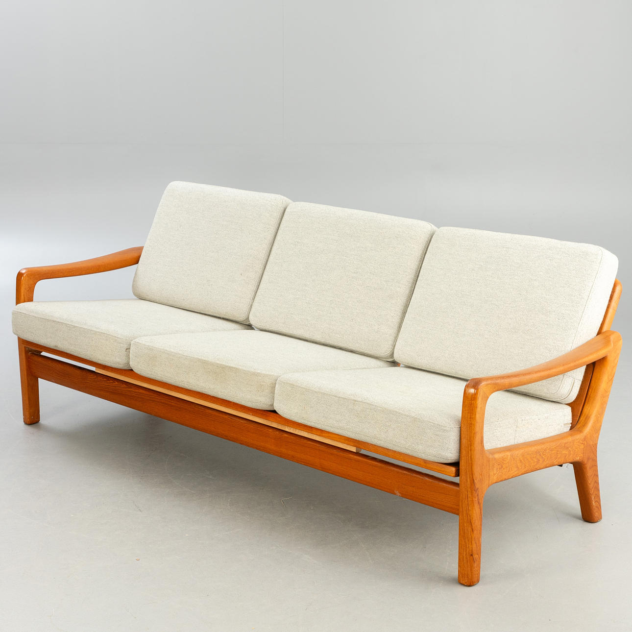 JUUL KRISTENSEN. Sofá cama de 3 plazas JK.