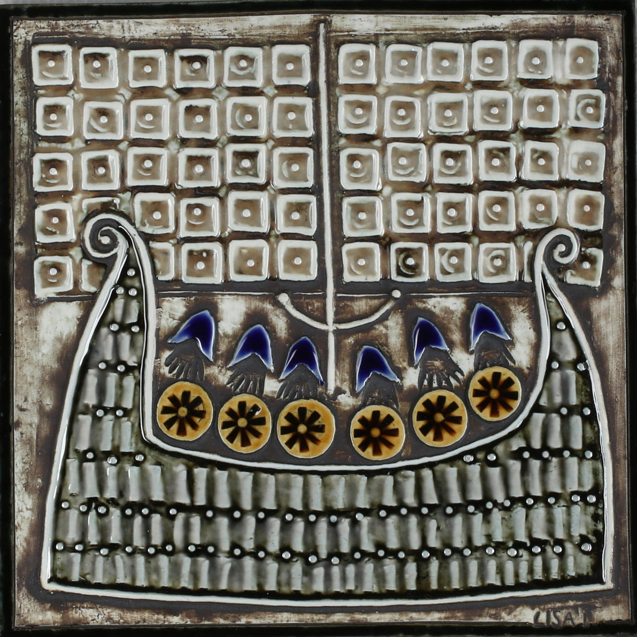 VÄGGPLAKETT, Lisa Larsson, Gustavsberg, 1900-talets tredje fjärdedel.