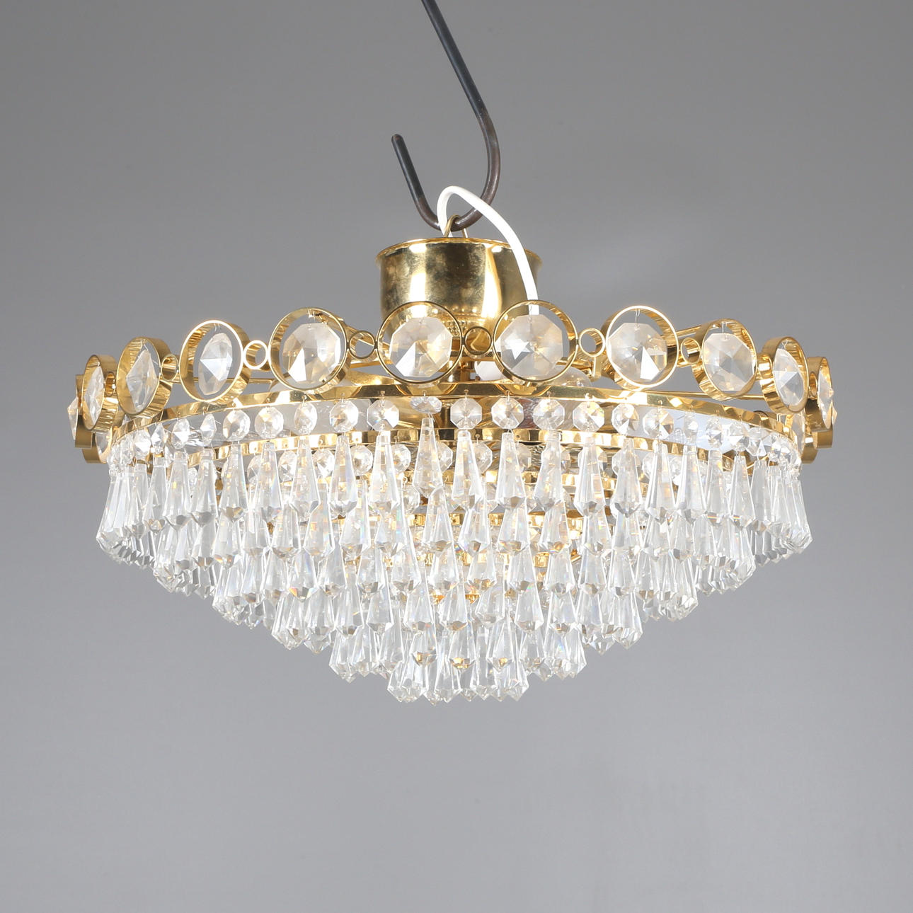 TAKKRONA, mässingsstomme med glasprismor 1900-talets andra hälft.