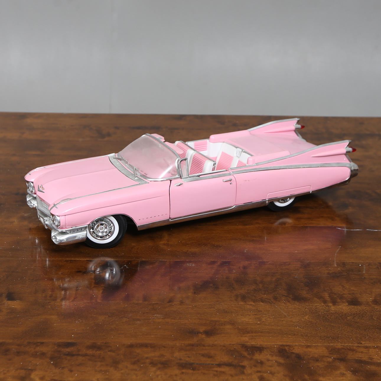 CAR MODEL, 1/12 scale, Cadillac Eldorado Biarritz 1959. Toys
