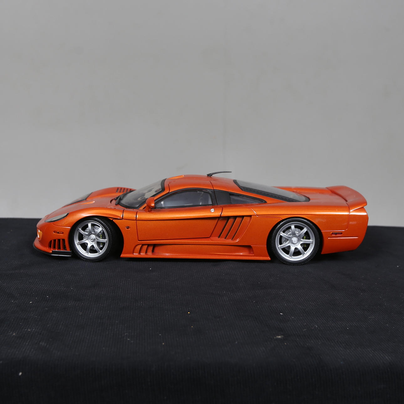 CAR MODEL, 1:12, Saleen S7 Twinn turbo, Die-cast collection