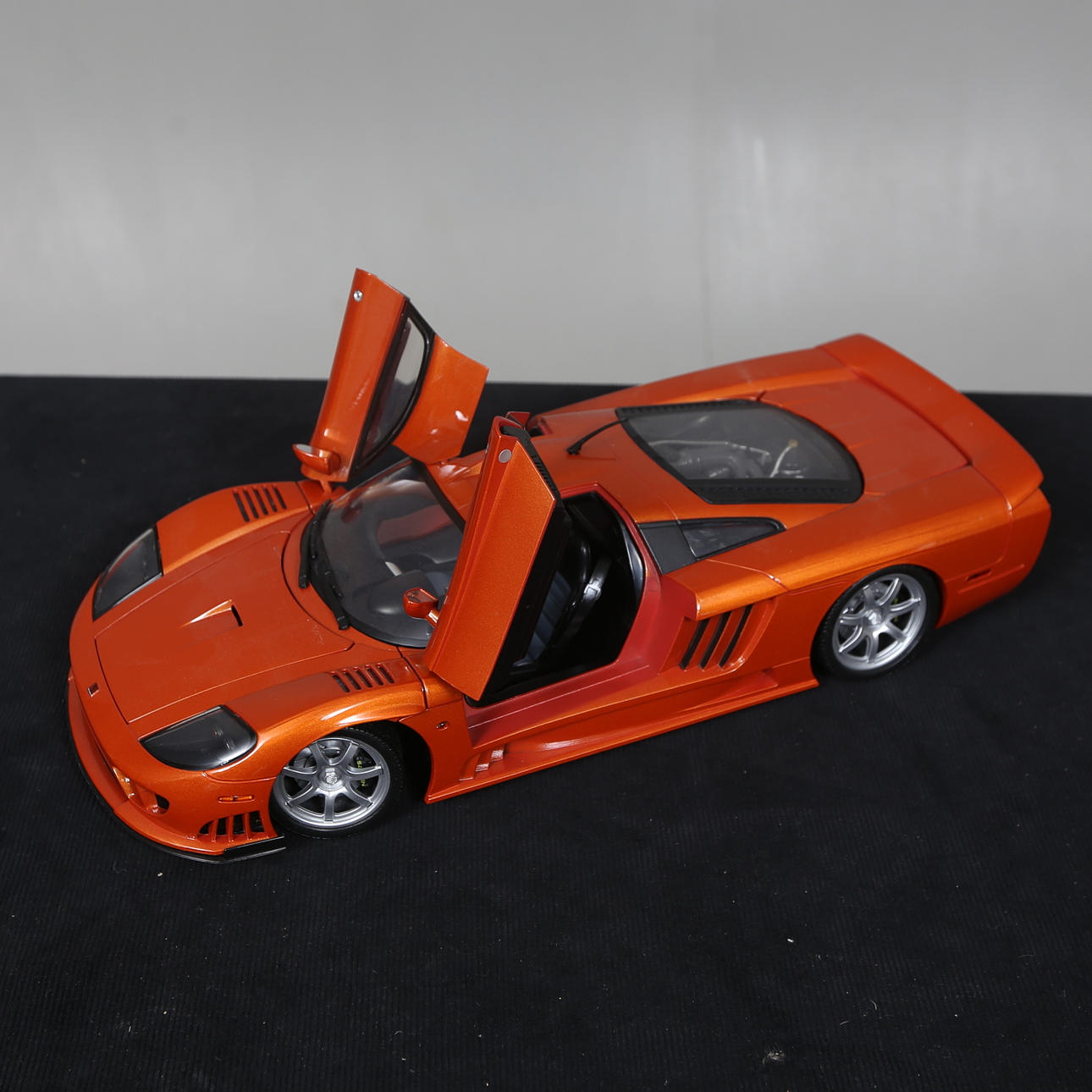 CAR MODEL, 1:12, Saleen S7 Twinn turbo, Die-cast collection