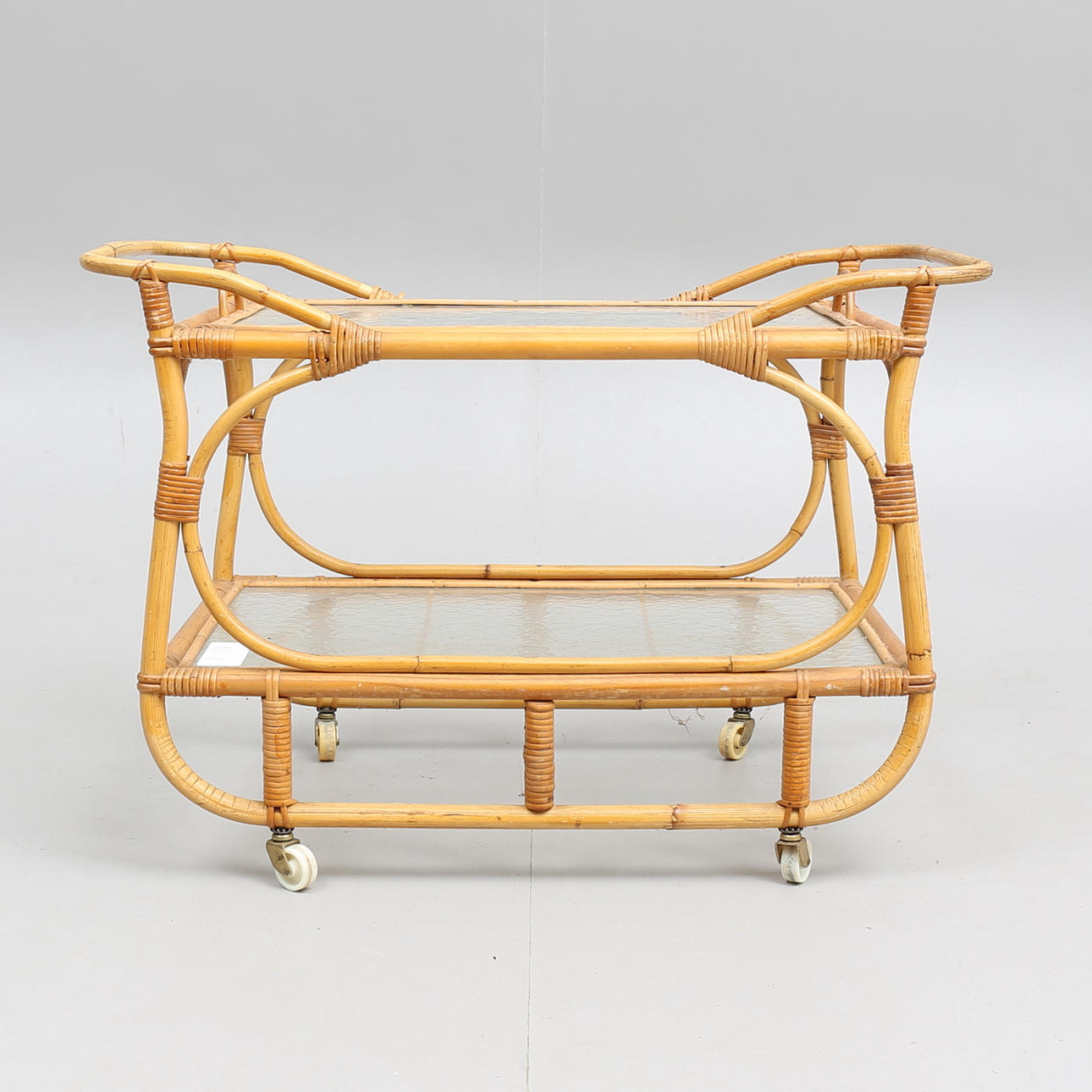 SERVERINGSVAGN, bambu, rotting och glas, 1900-tal.
