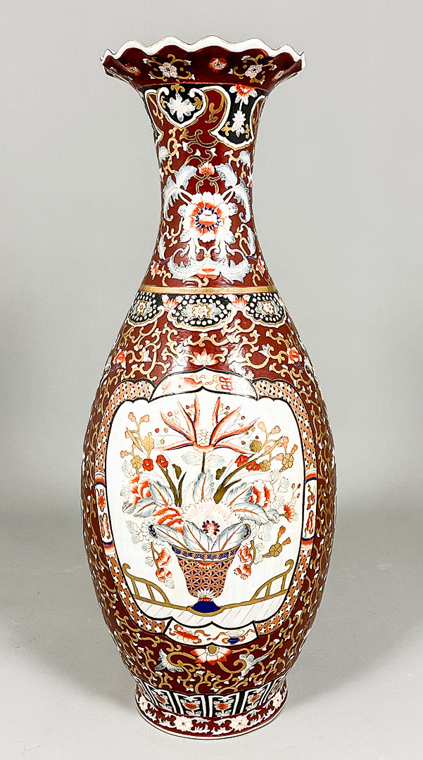 FLOOR VURNA, porcelain, oriental.