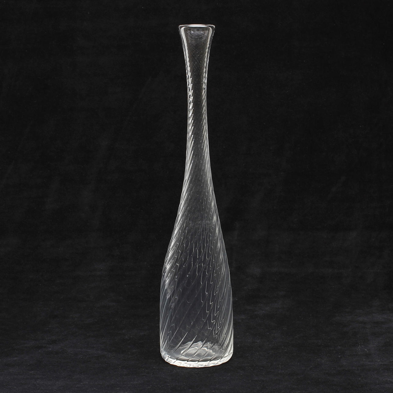 VAS, glas, Vicke Lindstrand, signerad LH 1168 W.