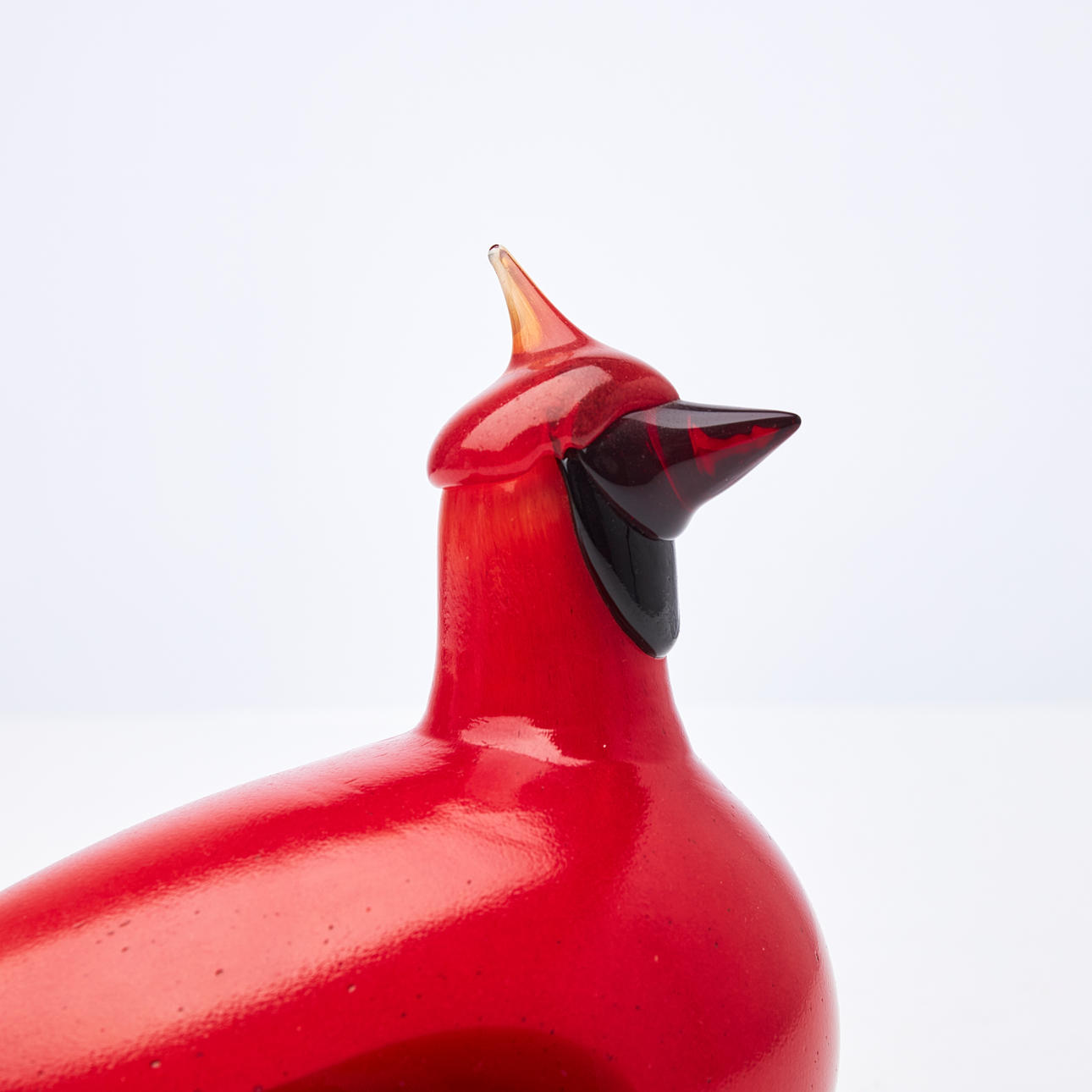 OIVA TOIKKA. Figure, Bird, glass, “Cardinal”, Nuutajärvi, Iittala 