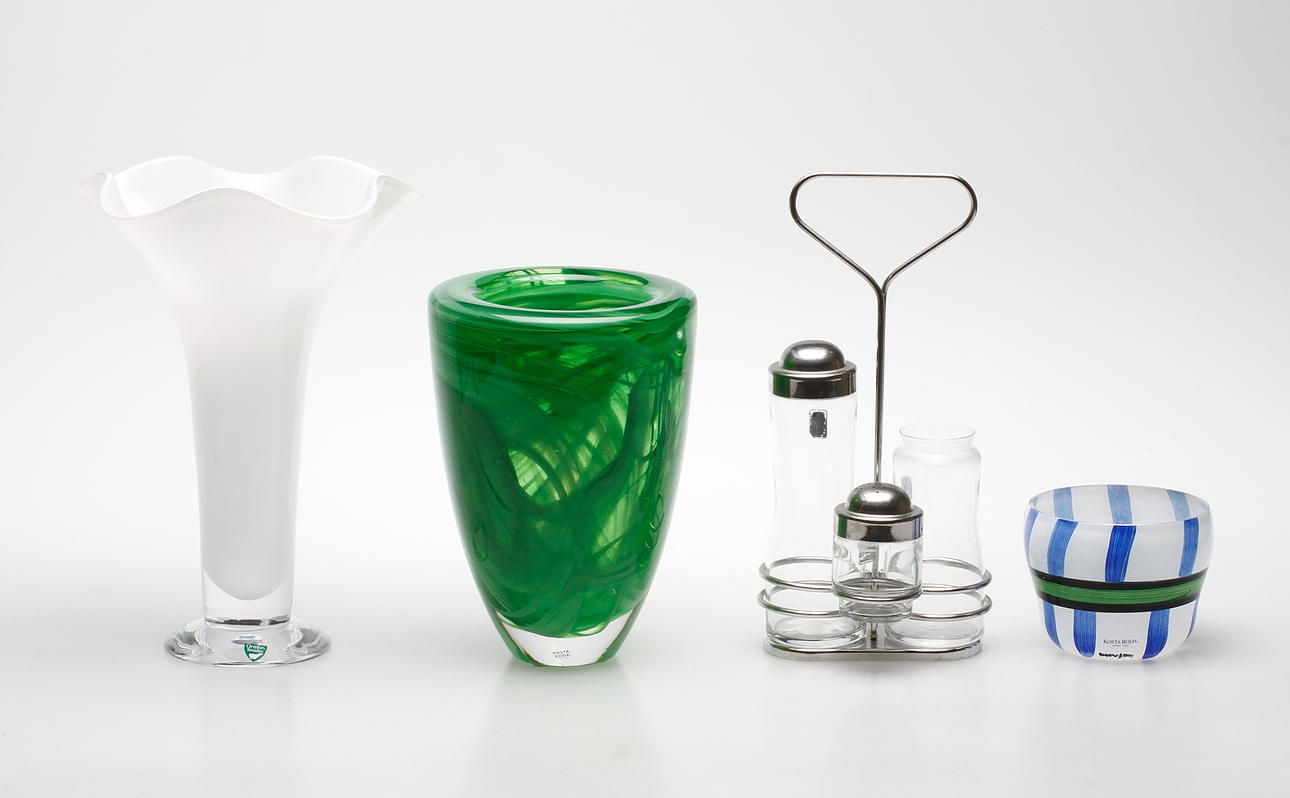 GLASFÖREMÅL, 4 delar, Orrefors, Kosta och Alessi.