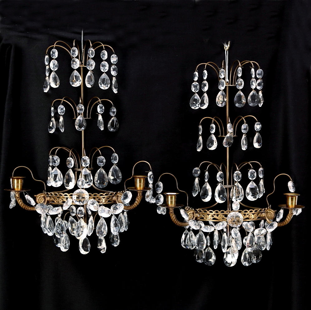 VÄGGLYSTRAR ett par, gustaviansk stil, 1900-tal.