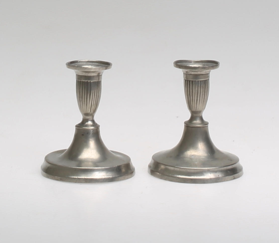 SVEN EKSTRÖM. Ljusstakar, 1 par, tenn, Norrköping, 1823-1852.