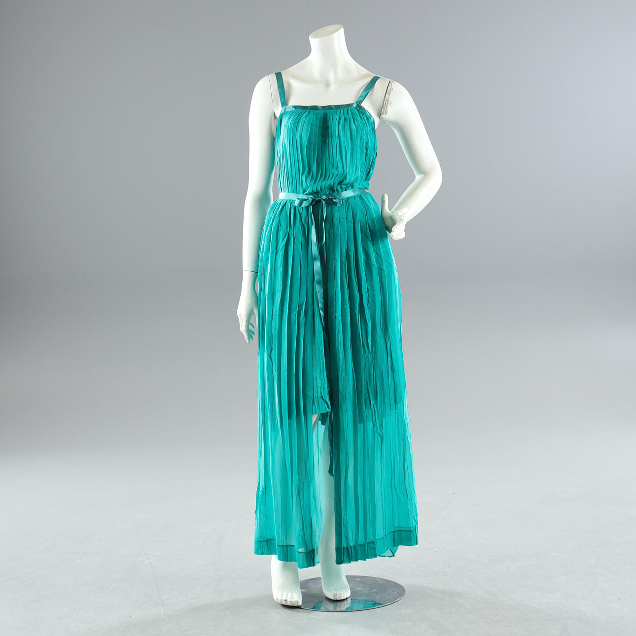 YVES SAINT LAURENT, rive gauche, Dress, emerald green silk crepe, size FR  38, Vintage 1980s. Vintage & Designer Fashion - Auctionet