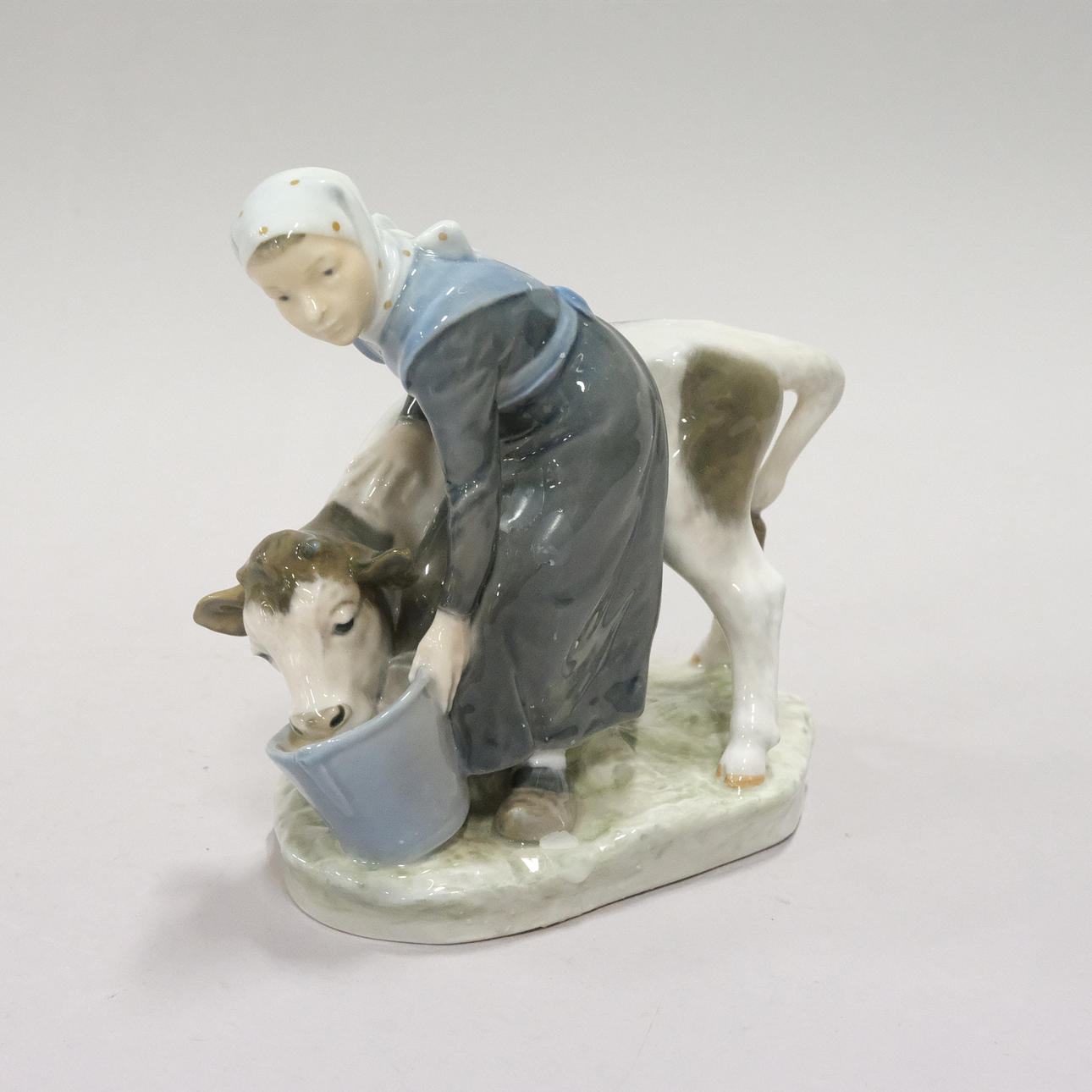 ROYAL Kööpenhamina. HAHMOT.