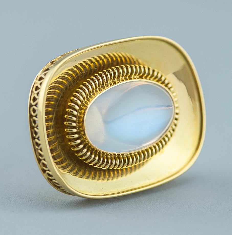 OTTO HAHN. MONDSTEIN BROSCHE 18K GOLD.