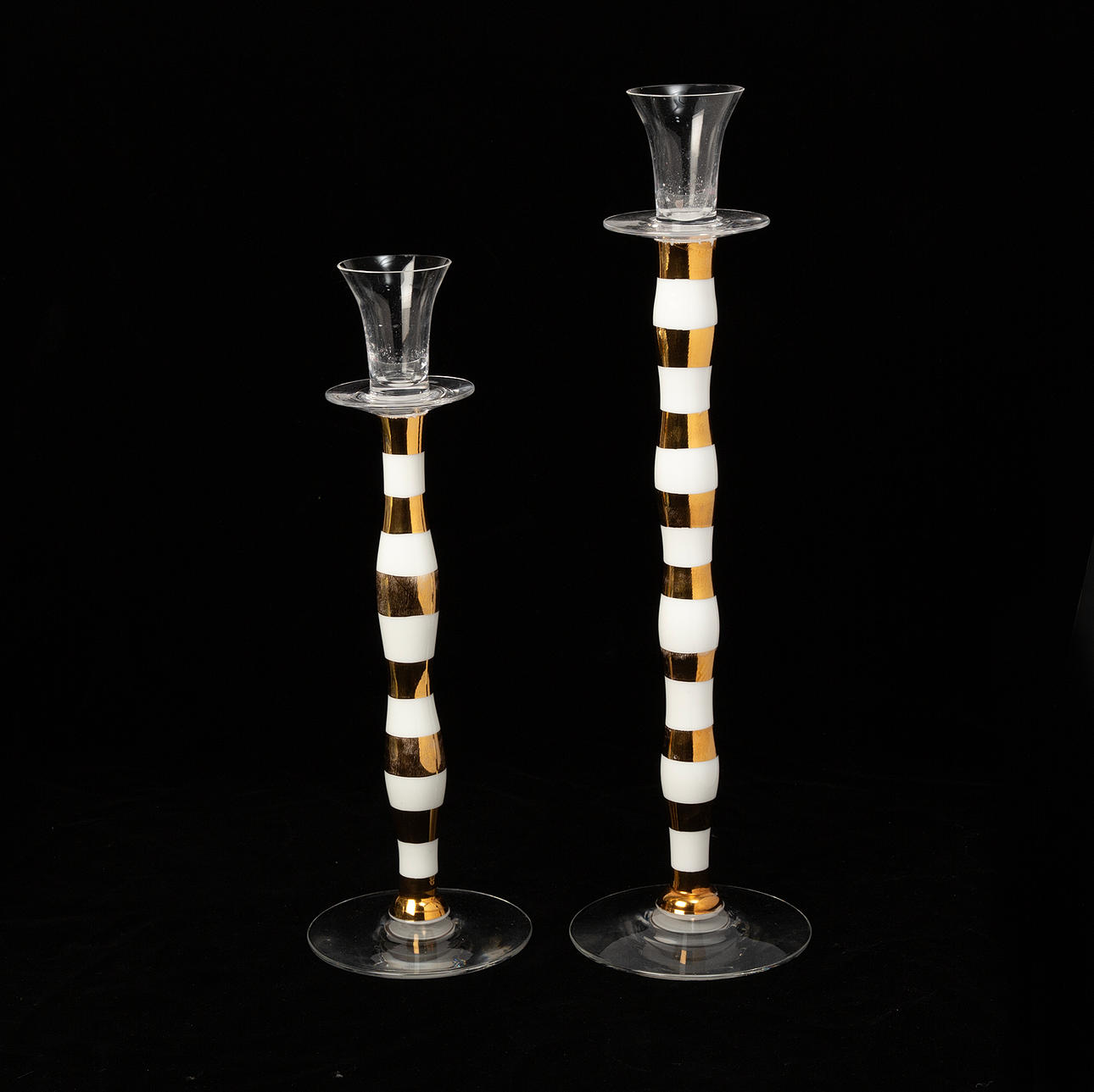 ANNE NILSSON. Ljusstakar, 2 st, vit/guld, Celeste, Orrefors.