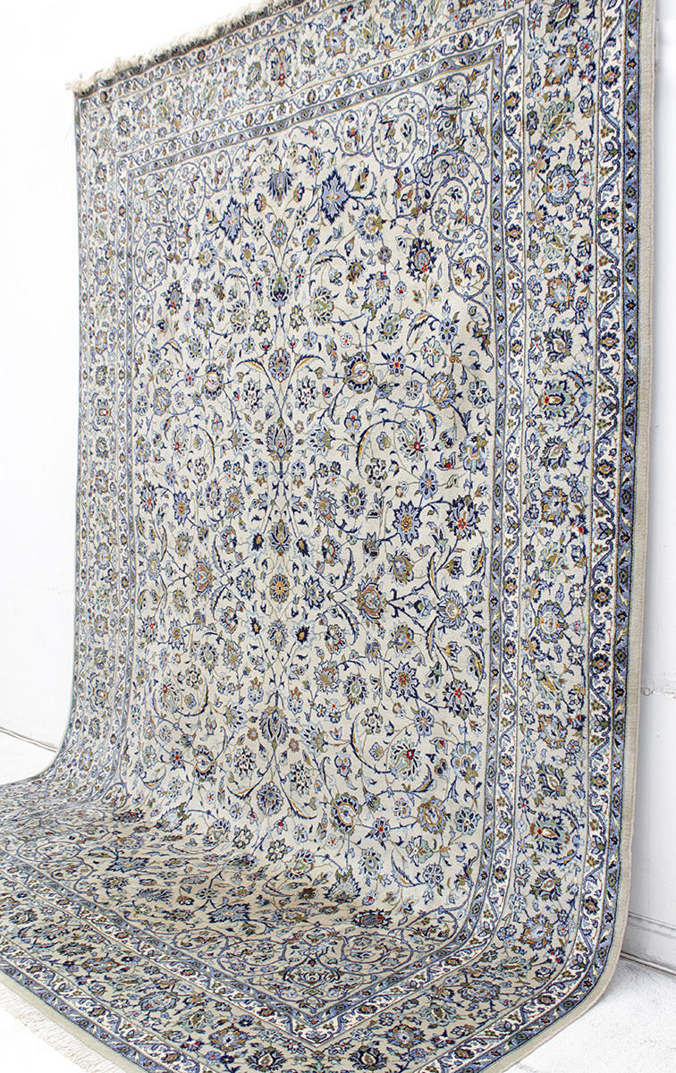 MATTA, Persisk, ljusgrön Keshan, (fine), 370 x 255 cm.