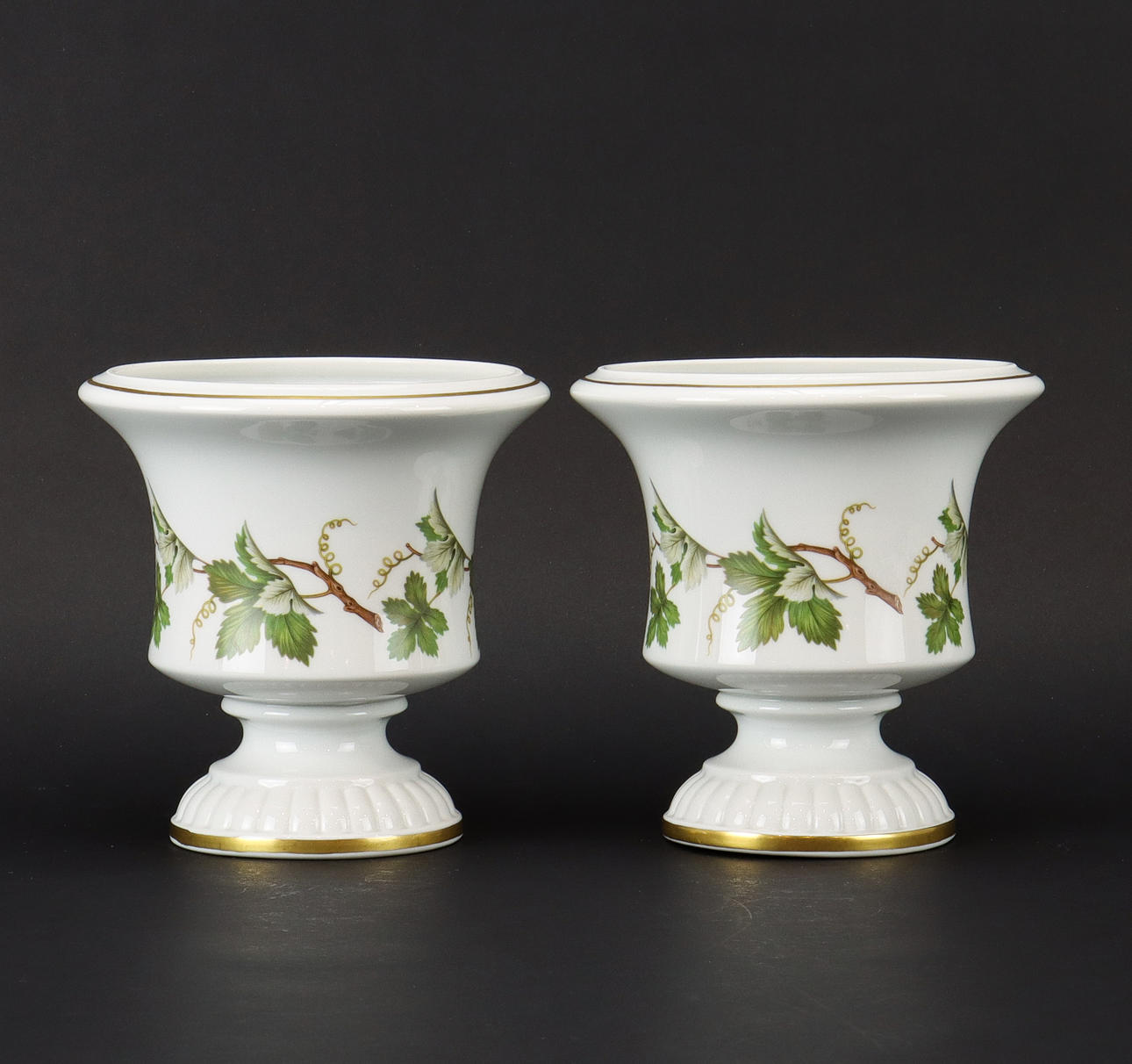 YTTERFODER 2 stycken, porslin Hackefors Vinranka.