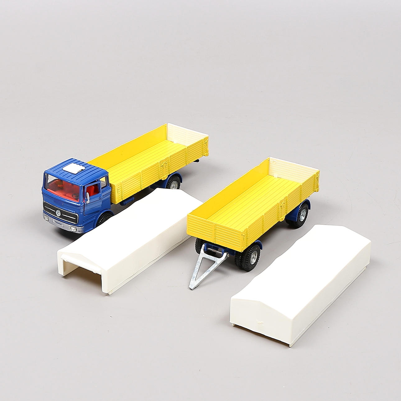 DINKY TOYS, truck with trailer, Mercedes-Benz, no 917, 1960s. Toys