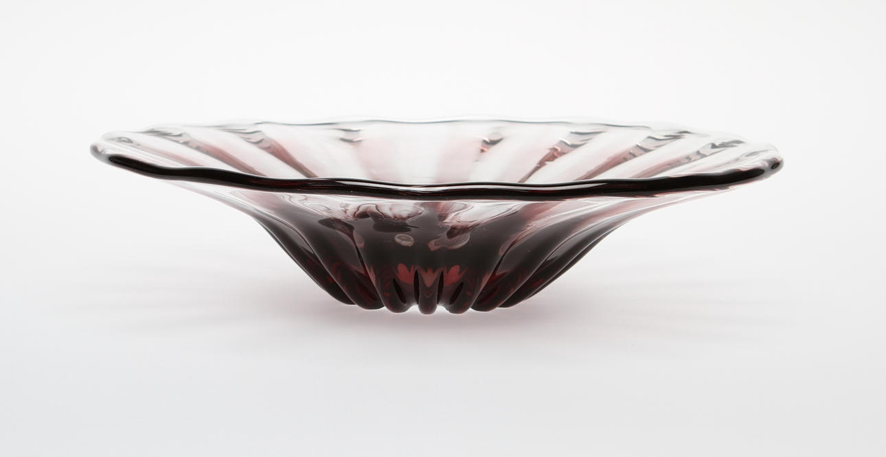 VICKE LINDSTRAND. FAT, konstglas, Kosta, signerat. 50-tal.