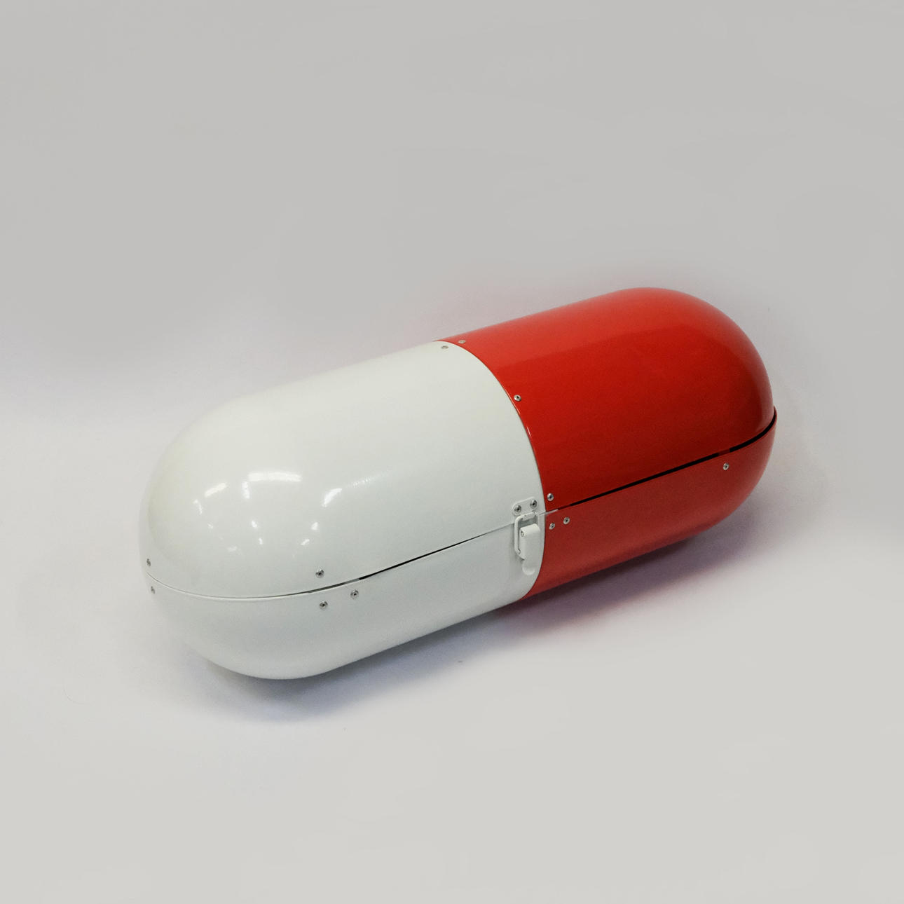 FABRICE BERRUX. HAUSAPOTHEKE, PERIGOT, BLECH.