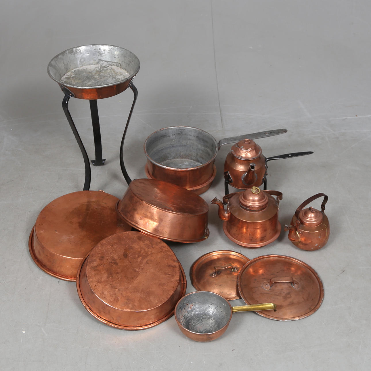 COPPER OBJECTS. Silver & Metals - Pewter, Brass & Copper - Auctionet