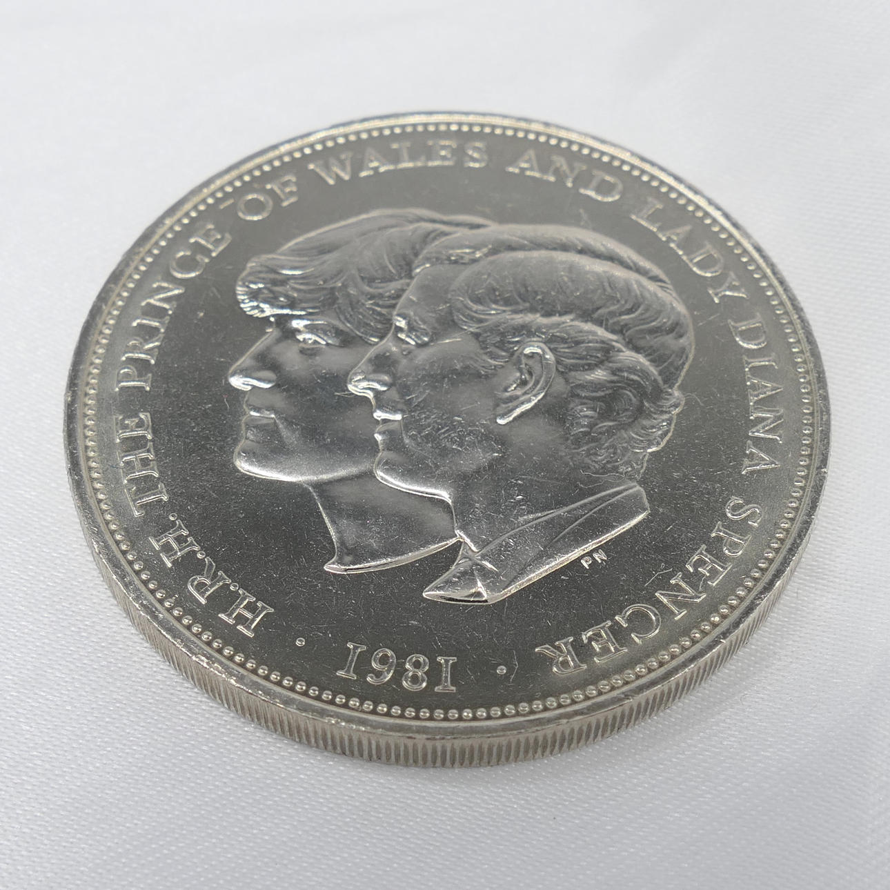 BRITISH COMMEMORATIVE coin.