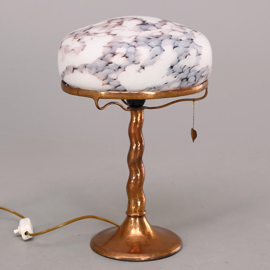 BORDSARMATUR, "Strindbergslampa" koppar/glas, 1900-tal.