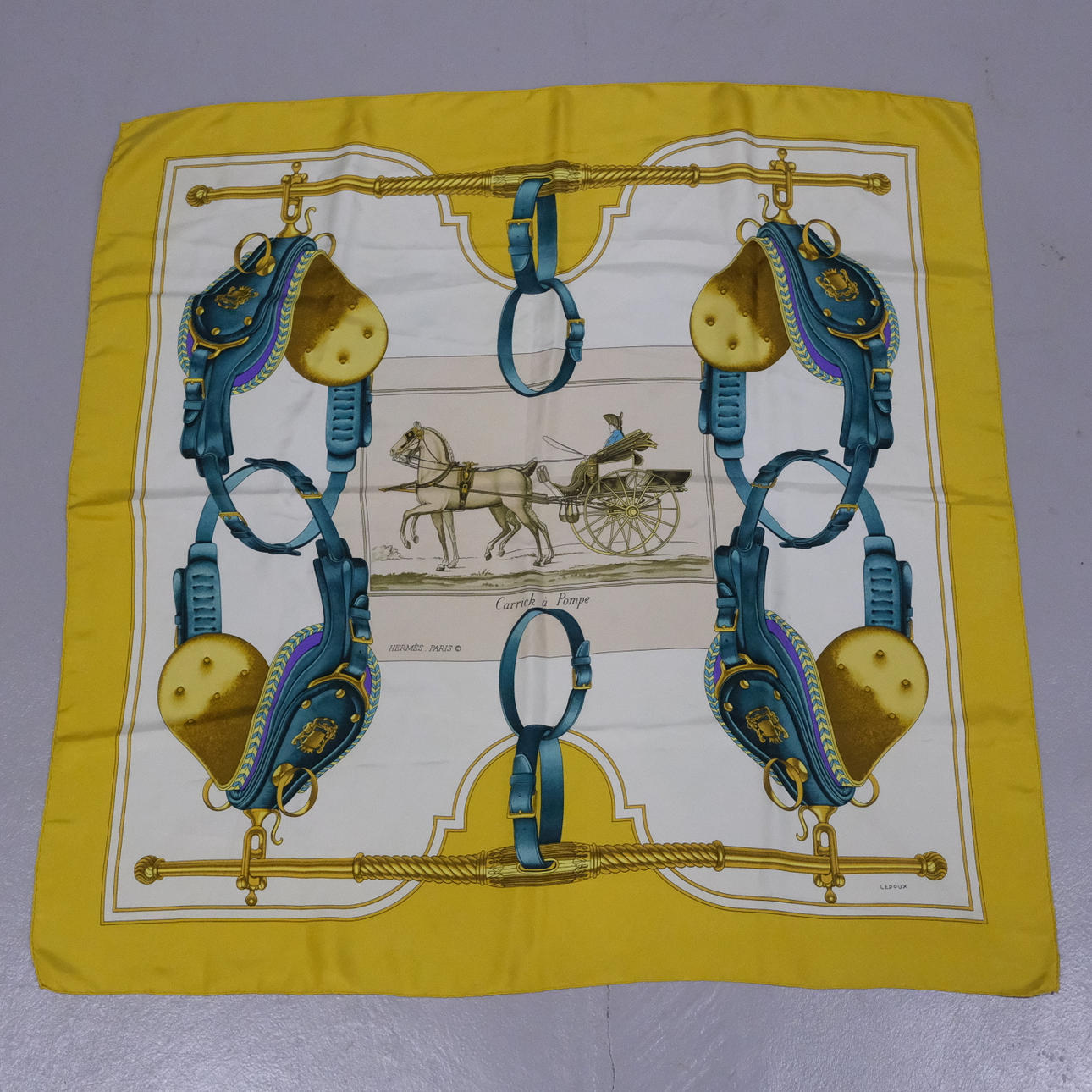 HERMÈS, SCARF, CARRICK À POMPE, LEDOUX.