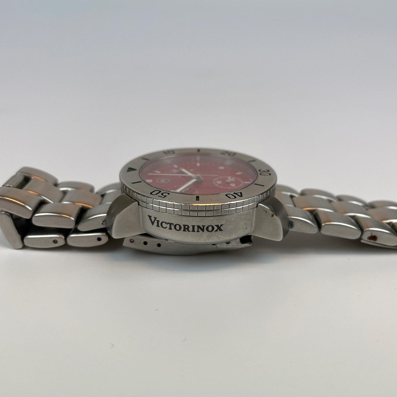 WRISTWATCH, steel. Quartz. V7-12 Chrono, Victorinox. Clocks 