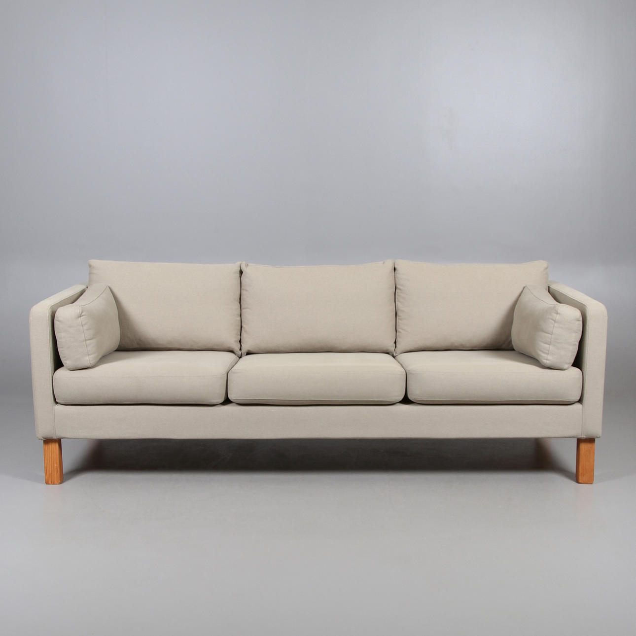POUL ERIK RYSGAARD & EGON JENSEN. SOFA, tekstil, „Samsø“, Danmark.