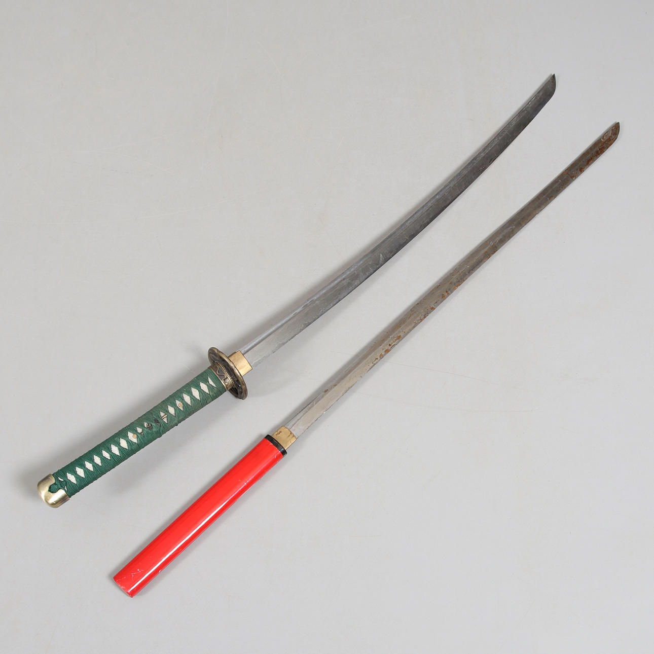 Dos espadas del siglo XXI.