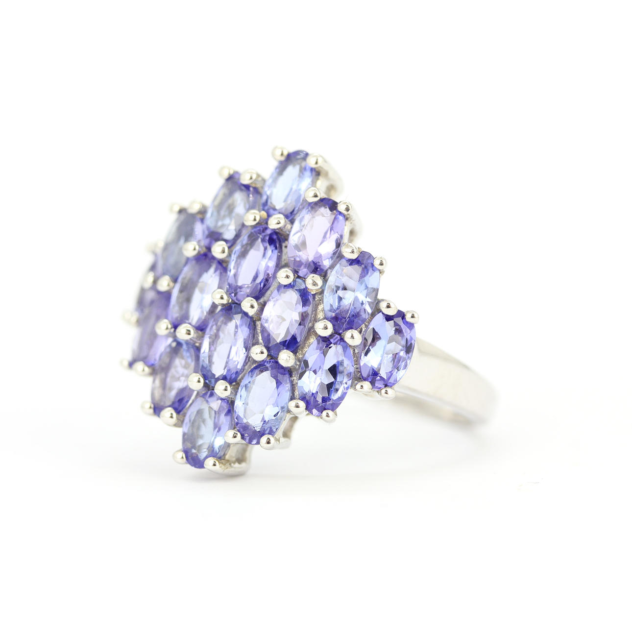 KLYNGERING I SØLV OG TANZANIT.